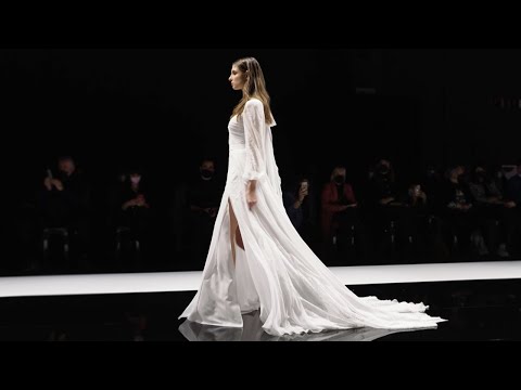 Maison Signore e Helena Bridal Spring 2023 | Si' Sposaitalia Collezioni