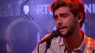 Alvaro performs La Cintura on the Dutch TV show RTL Late Night in Amsterdam (28/05)
