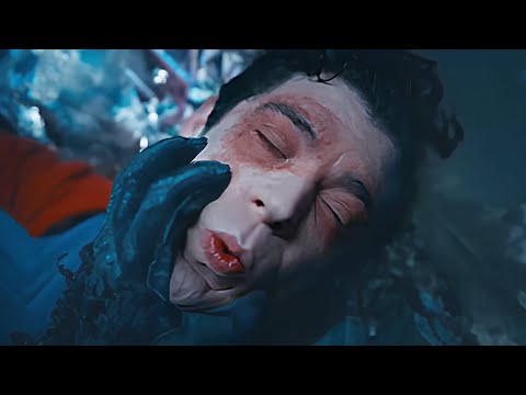 Brain Beats Brawn Clip  | Superman vs Ultraman & Raptors | Superman (2025)