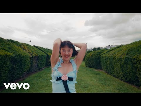 Mikayla Geier - Paris | Vídeo Musical, Letra de la Canción y Karaoke