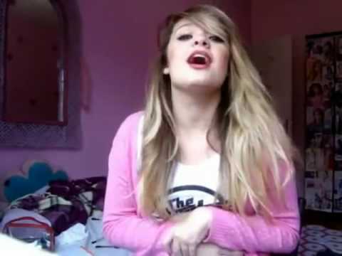 vocalizando palabra Maristela