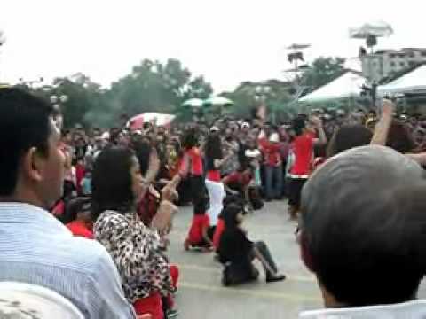 Tarian Menuju puncak oleh Fans AF9