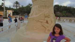 preview picture of video 'Sculptures made ​​from sand. Little Dutch boy Hans Brinker. An exhibition in Tel - Aviv, Israel'