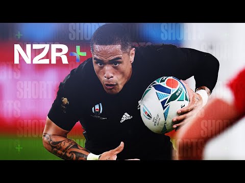 Halfback Wizardry: Aaron Smith's Best Moments in Black