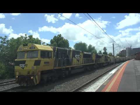 SSR102 SSR101 on Grain Train at Middle Footscray