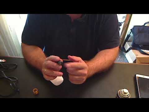 Cambio pilas comprobador de tensión Fluke 1AC-E - Battery replacement Fluke 1AC-E old model.