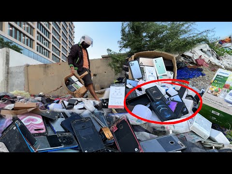 😍🤑I Found Many Broken Phone & More from Garbage Dumps !! Restore Realme C35 Cracked