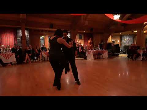Fernanda Ghi & Martin Almiron dancing to milonga "La Puñalada" played by the Alex Roitman Quartet