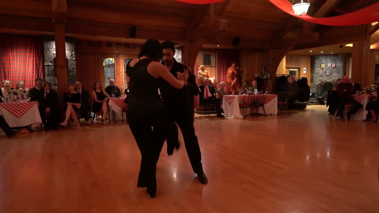 Fernanda Ghi & Martin Almiron dancing to milonga "La Puñalada" played by the Alex Roitman Quartet