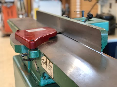Introduction to Woodworking:  How To Use the Jointer