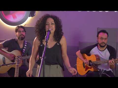 Ilona - Buscando Un Final (En vivo desde Indi Records)