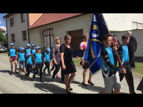 Setkání číměřských rodáků 2017 - příchod průvodu ke kapličce