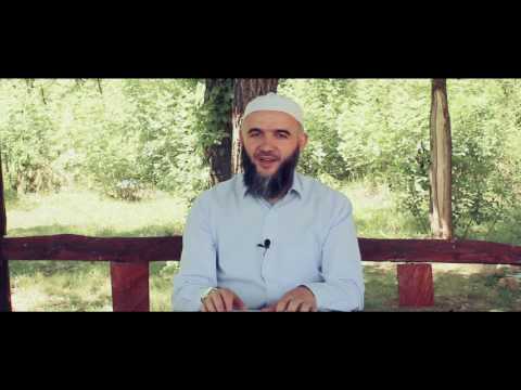 Hoxhë Agim Bekiri - Zemra e lidhur me xhaminë