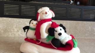 Hallmark Jingle Pals Singing Snowmen 2007 Sleigh Ride with Penguin Puppy on Sled