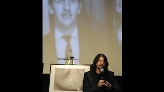 Dave Grohl on the influence of The Beatles & Ringo Starr, October 23, 2013 feelnumb.com
