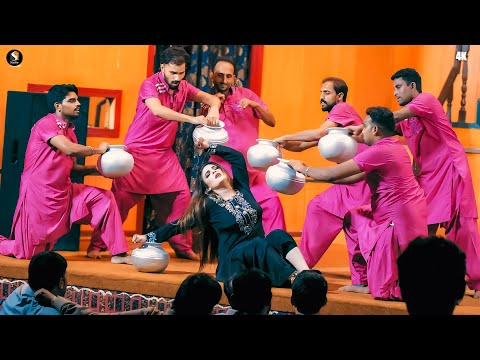 Dudh Choo Ke Peyawan Gi Haniya Ve , Chahat Baloch Mujra Dance Performance 2024