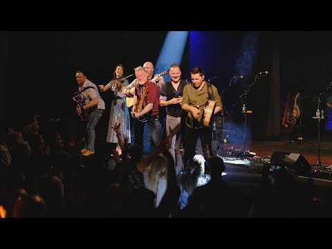 "Tell Me Ma" - The High Kings & Gaelic Storm - (Live) Medford, Ma. USA