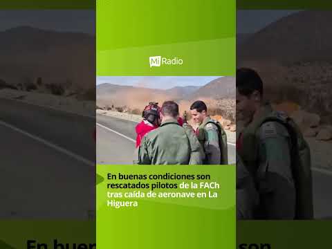 Mediante un helicóptero institucional fueron rescatados los dos pilotos de la Fuerza Aérea de Chile…