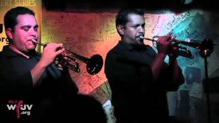 Calexico - &quot;Epic&quot; (Live at Hill Country Live)