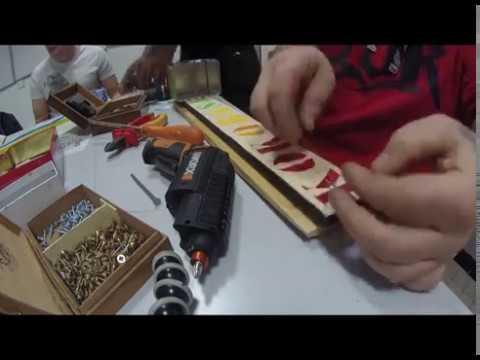 Territoires sensibles 7 // Fabrication d'un Diddley Bow, d'une guitare et basse cigarbox.