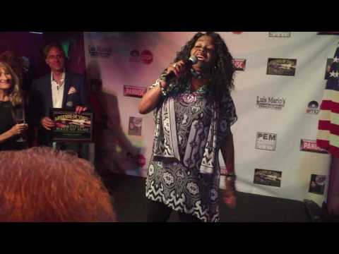 The Legendary Rochelle Fleming singing "Let No Man Put Us Under" at the L.O.V./Hall of Fame Seminar