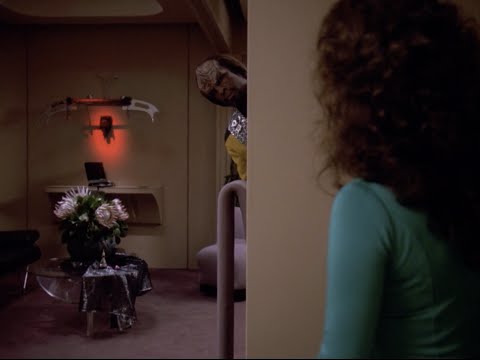 Worf Leaning - Star Trek: The Next Generation
