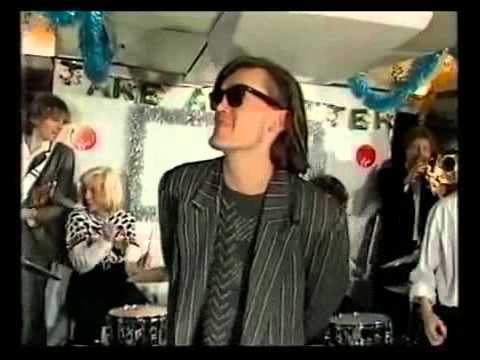 Feargal Sharkey classic xmas blooper