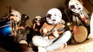 Krasnoznamennaya Diviziya Imeni Moey Babushki —  Lunnye Devitsy (Mumiy Troll tribute)