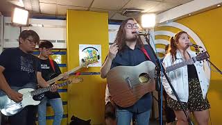 Autotelic performs Hindi Alam (from EP Takipsilim) live on MOR101.9