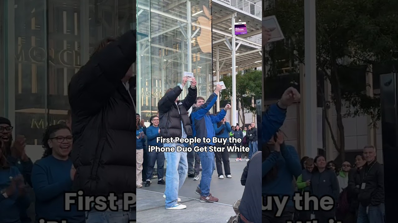 The First People to Buy the iPhone Duo at Apple’s Flagship 5th Ave NYC Store