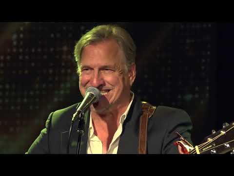 "Alice's Champagne Palace" - Ellis Paul - LIVE From The Fallout Shelter