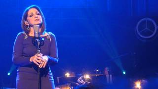 Gloria Estefan - Royal Albert Hall - What A Difference A Day Makes - 17/10/2013
