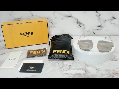 Fendi FE40016U 32V Sunglasses Women\'s Shiny
Gold/Clear/Blue Square Shape 60-14 Fendi FE40016U 32V Sunglasses Women main image 4