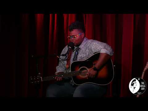 Crys Matthews: "Sleeves Up"