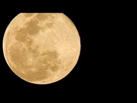pourquoi la lune n est pas visible au moment de la nouvelle lune