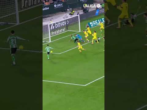 GATINHO! La espectacular parada de Luiz Júnior para evitar el 1-0 #LaLigaHighlights