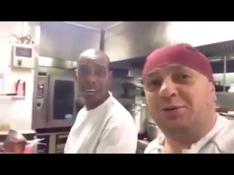 Crnci i Crnogorci - Poljubis me u guzicu