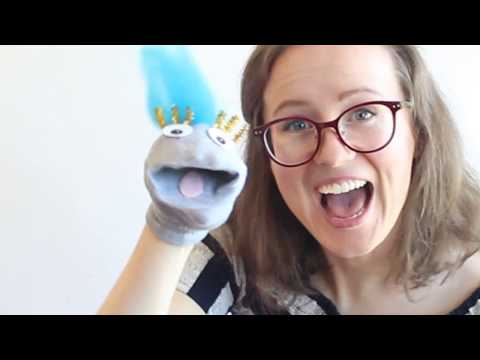 Randi Makes...a puppet show!