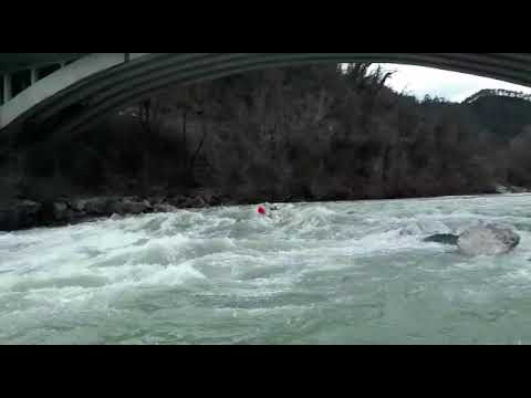 Passaggio sul Fiume Vara in piena Lorenzo Bertolacci
