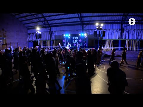 Puig-reig,  XIV Festival Berguedà Folk  - Ball amb 21 Boutons i Flowk.