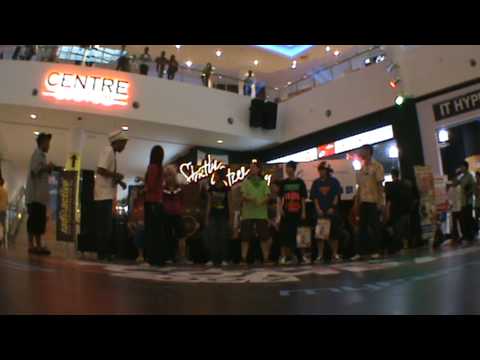 Floor Combat 2009 Bgirl - Battle 15 - Bgirl Announcement