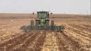 preview picture of video 'Grower Uses Trimble Technology for Strip Till Application'
