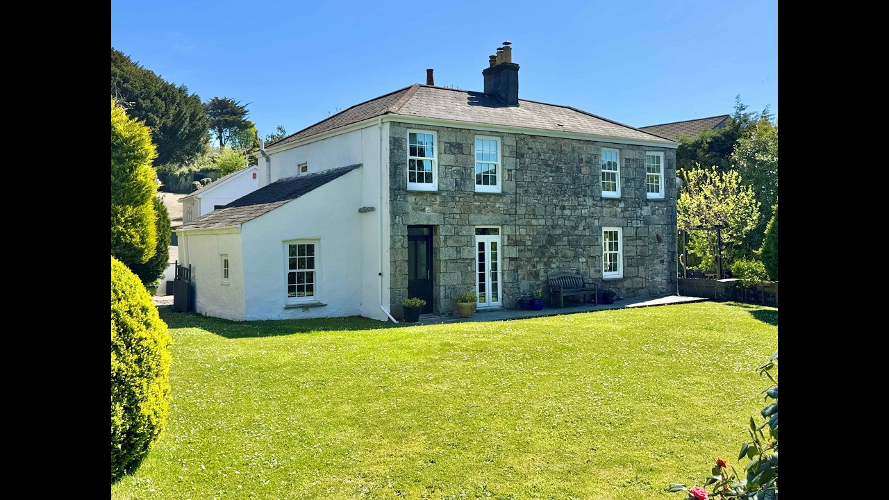 Blowinghouse Hill, Redruth - A 4/5 bedroom detached house with a 1 bedroom annexe and super gardens!