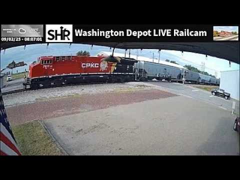 Live webcam view of Washington Depot Grade Crossing Railcam