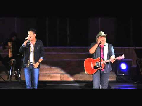 Humberto e Ronaldo   Quero Parar Mais Não Consigo  DVD Oficial 2012 1