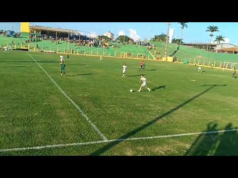 Lance polêmico no jogo entre Paracatu xPirapora.
