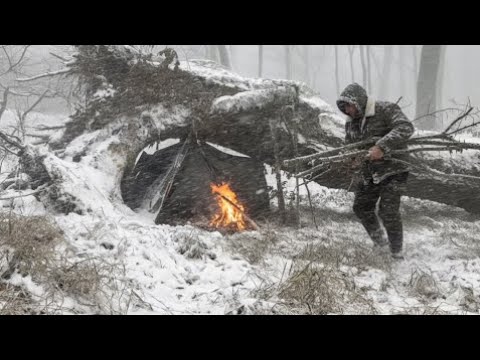 3 Days SURVIVAL in -21°C SNOWSTORM; No Tent, No Sleeping Bag. WINTER Bushcraft Camping