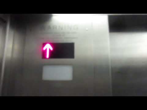 Modded US?? Hydraulic Platform Elevator at Van Ness-UDC Metro Station - Washington DC
