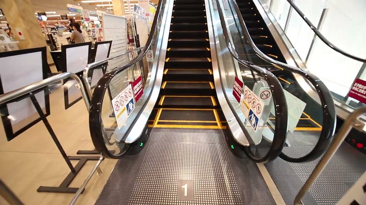 【フジテック製】そよら鈴鹿白子　昇りエスカレーター