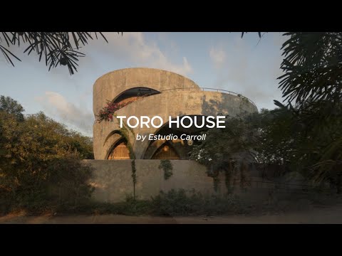 "Seaside Sanctuary: A Sustainable House Blending with Nature in Oaxacan Coast"